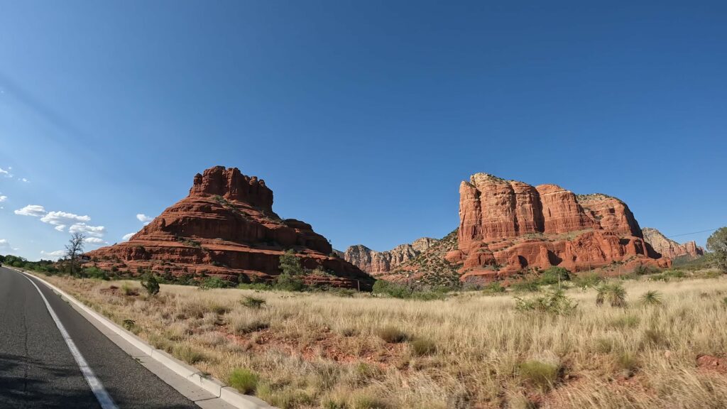 Driving to Bell Rock and Courtyard Butte