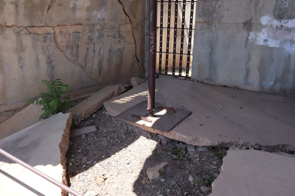 Supports for the Jail's Wall and Roof