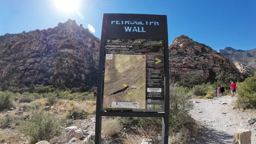 Trailhead at Petroglyph Wall